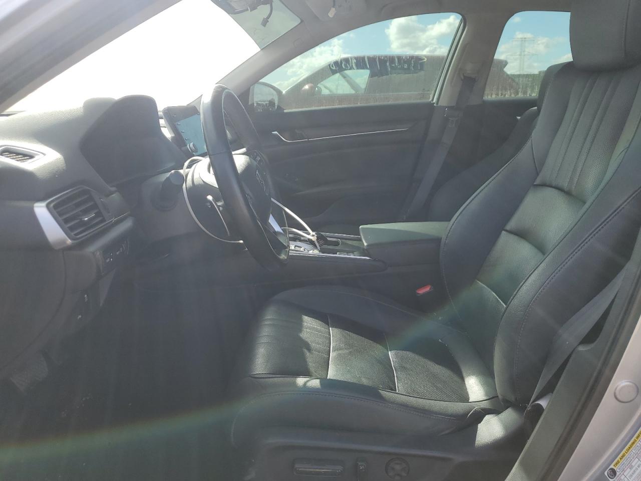 Honda Accord Touring Image 3