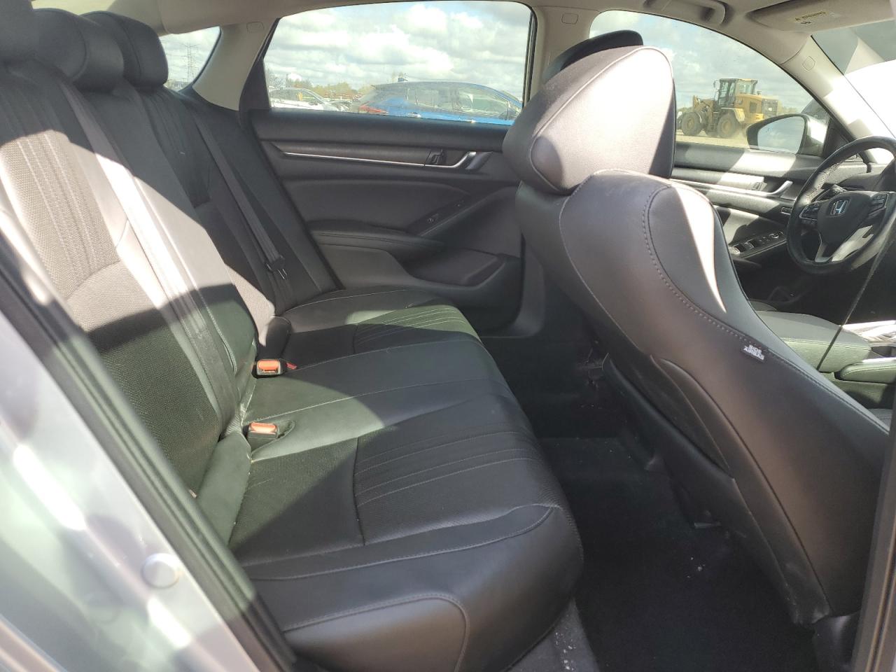 Honda Accord Touring Image 8