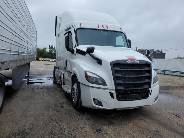  Salvage Freightliner Cascadia 1