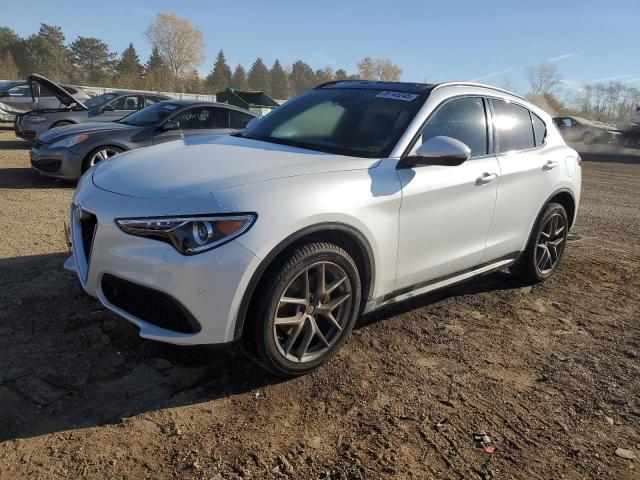  Salvage Alfa Romeo Stelvio