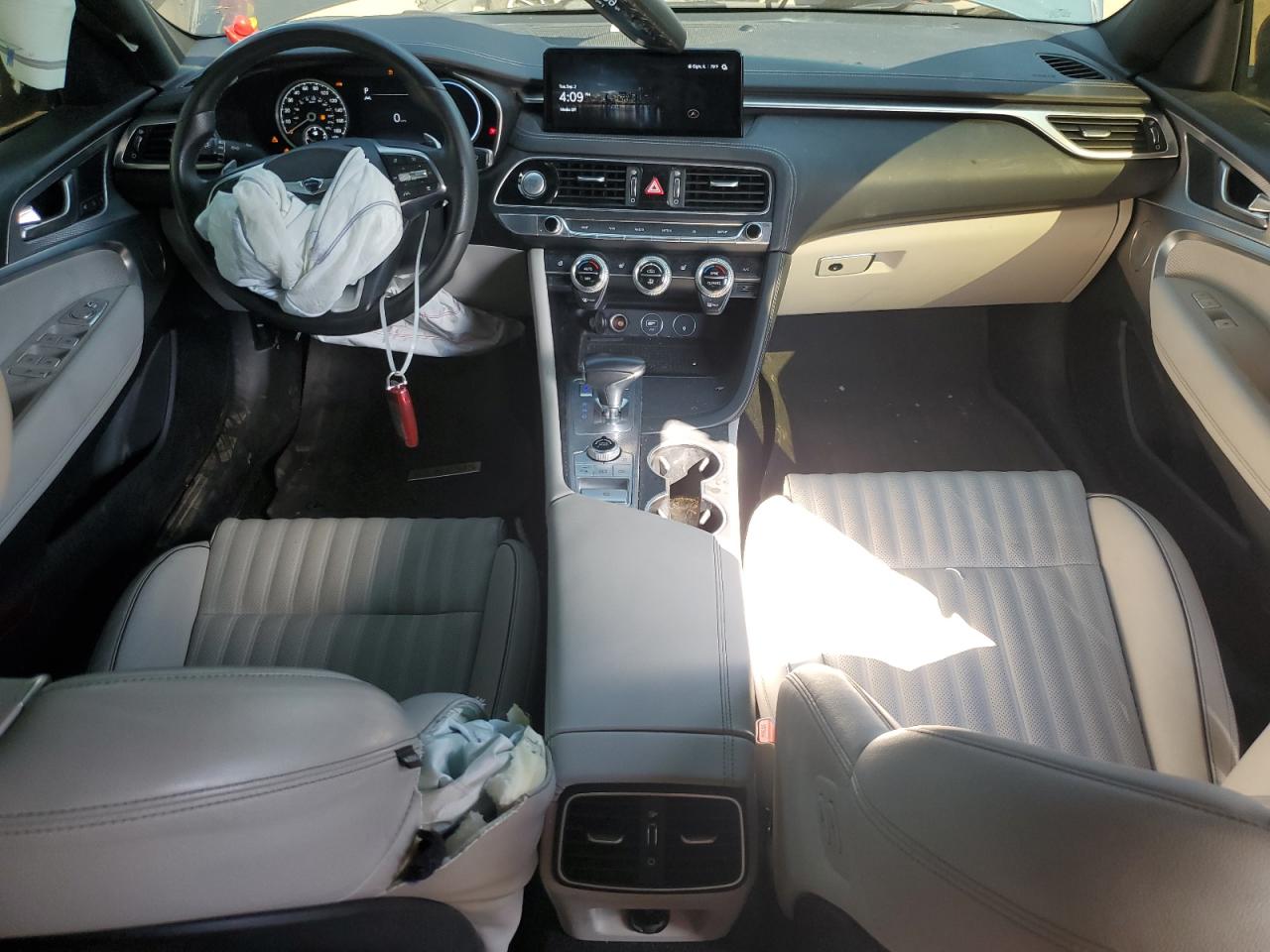 Genesis G70 Base Base Image 11