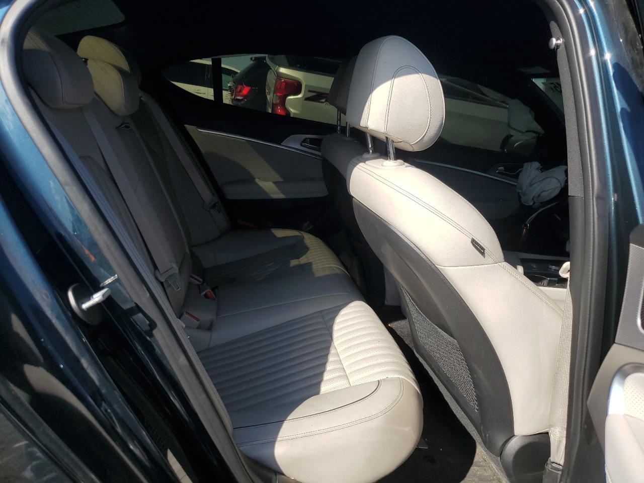 Genesis G70 Base Base Image 8