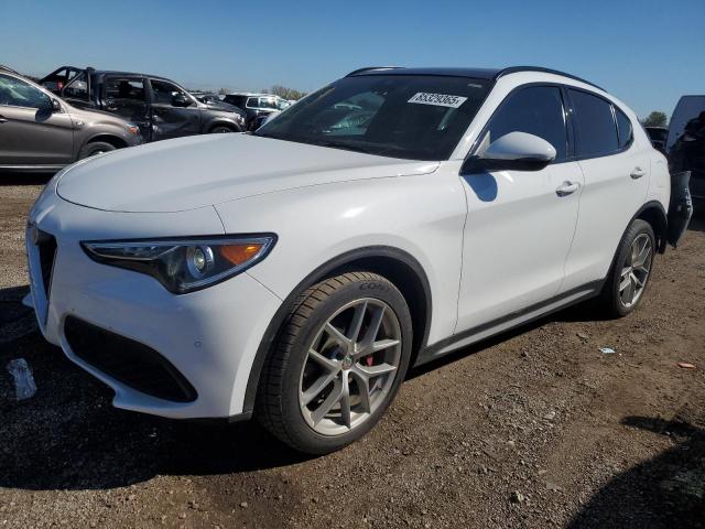  Salvage Alfa Romeo Stelvio