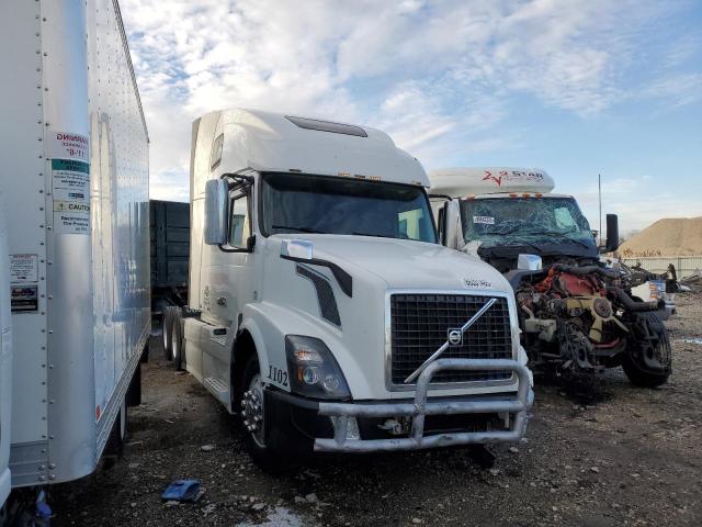  Salvage Volvo Vnl