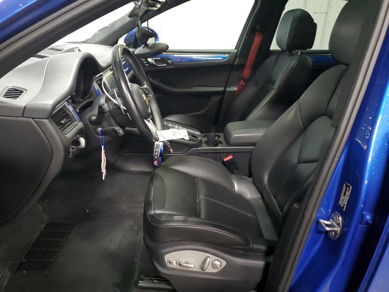 Porsche Macan S Image 3