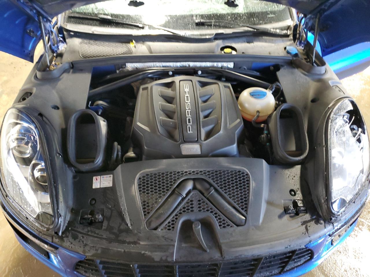 Porsche Macan S Image 10