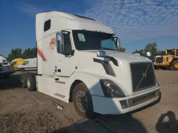 Salvage Volvo Vnl