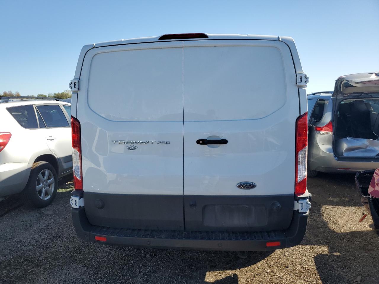 Ford Transit T-250 Image 8