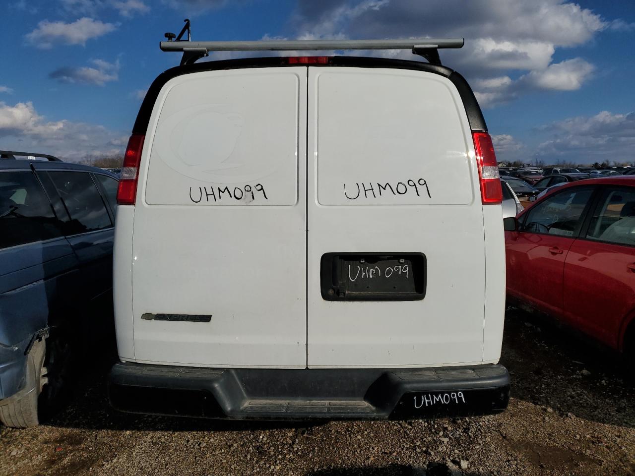 Chevrolet Express Image 5