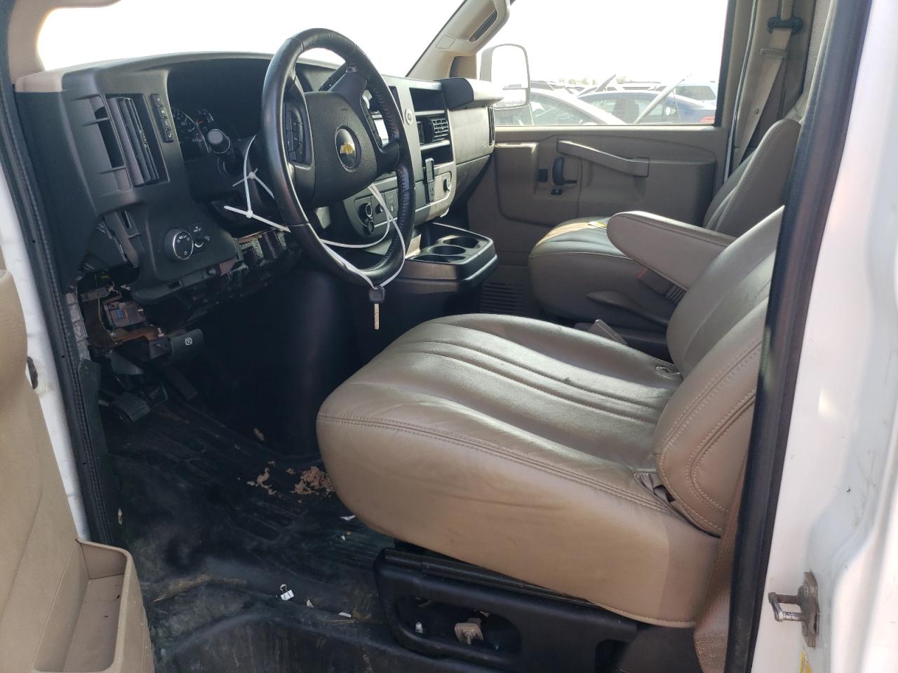 Chevrolet Express Image 8