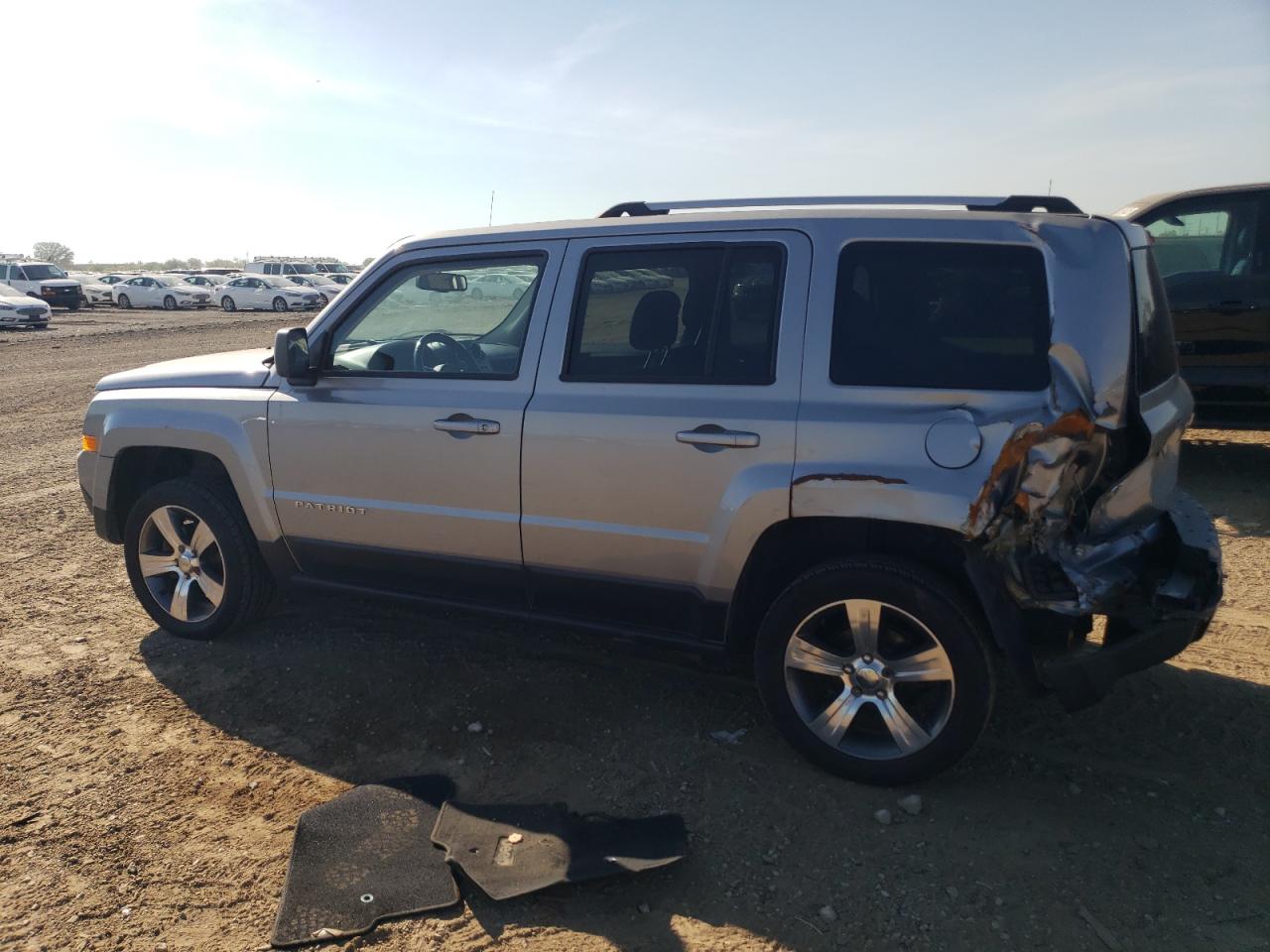 Jeep Patriot Latitude Image 2