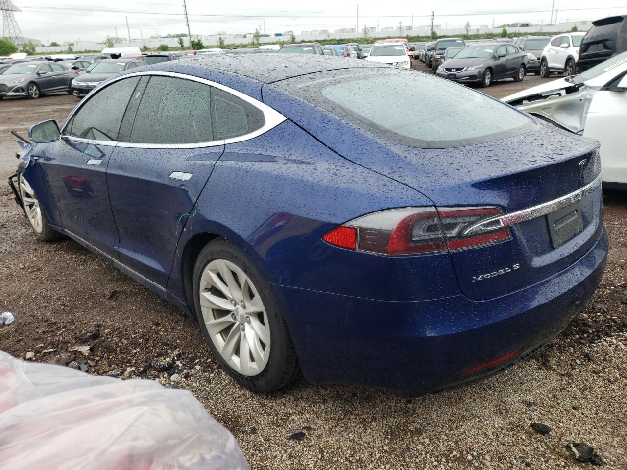 Tesla Model S Image 8