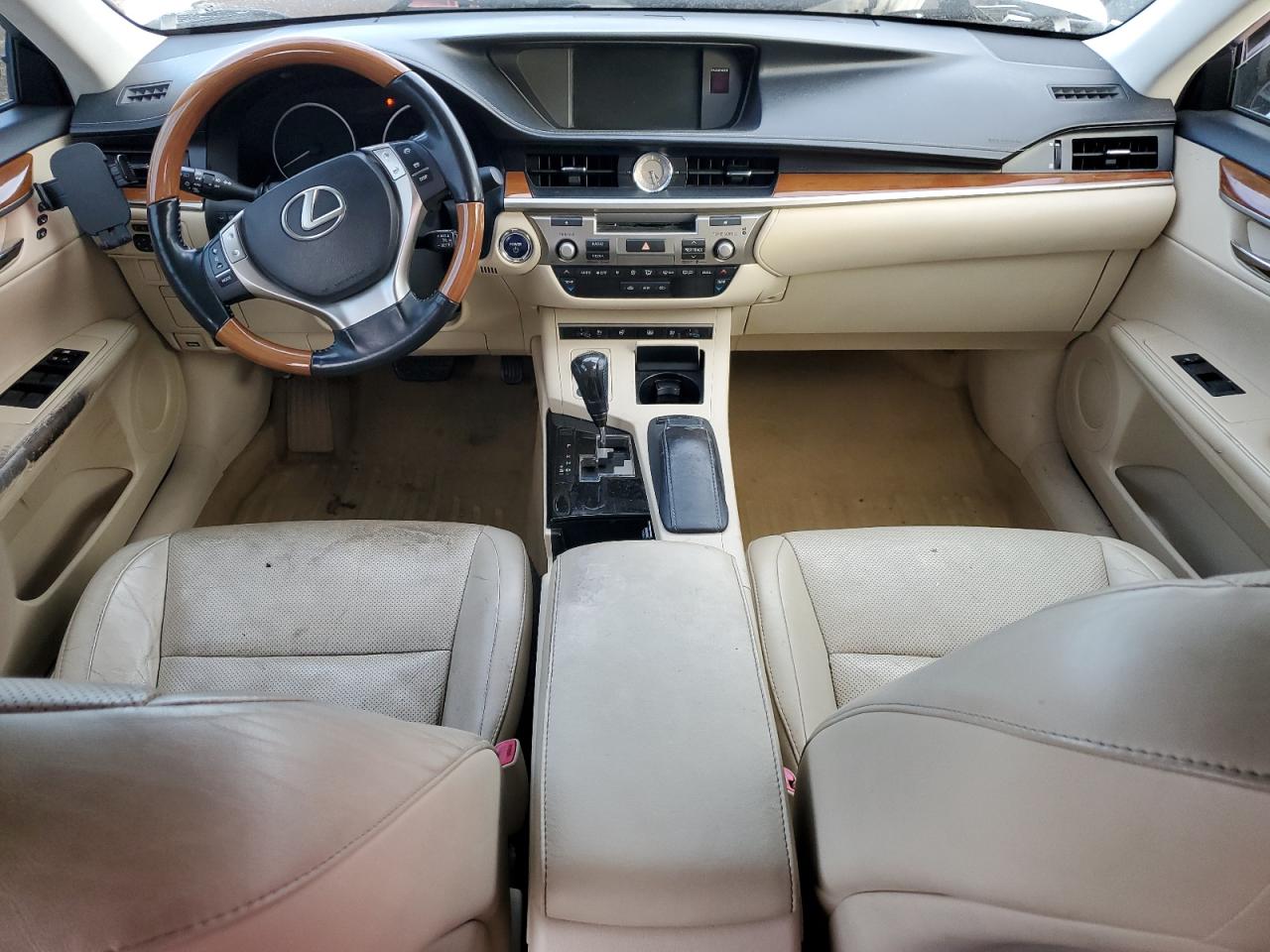 Lexus Es 300h Image 12