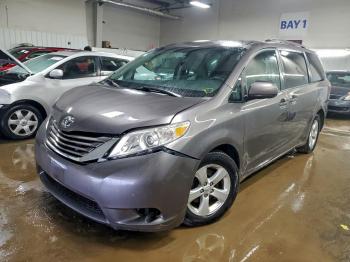  Salvage Toyota Sienna