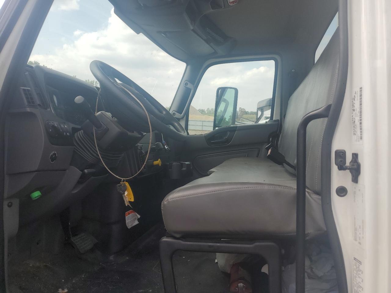 International Mv607 Image 3