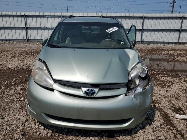 Toyota Sienna Xle Image 3