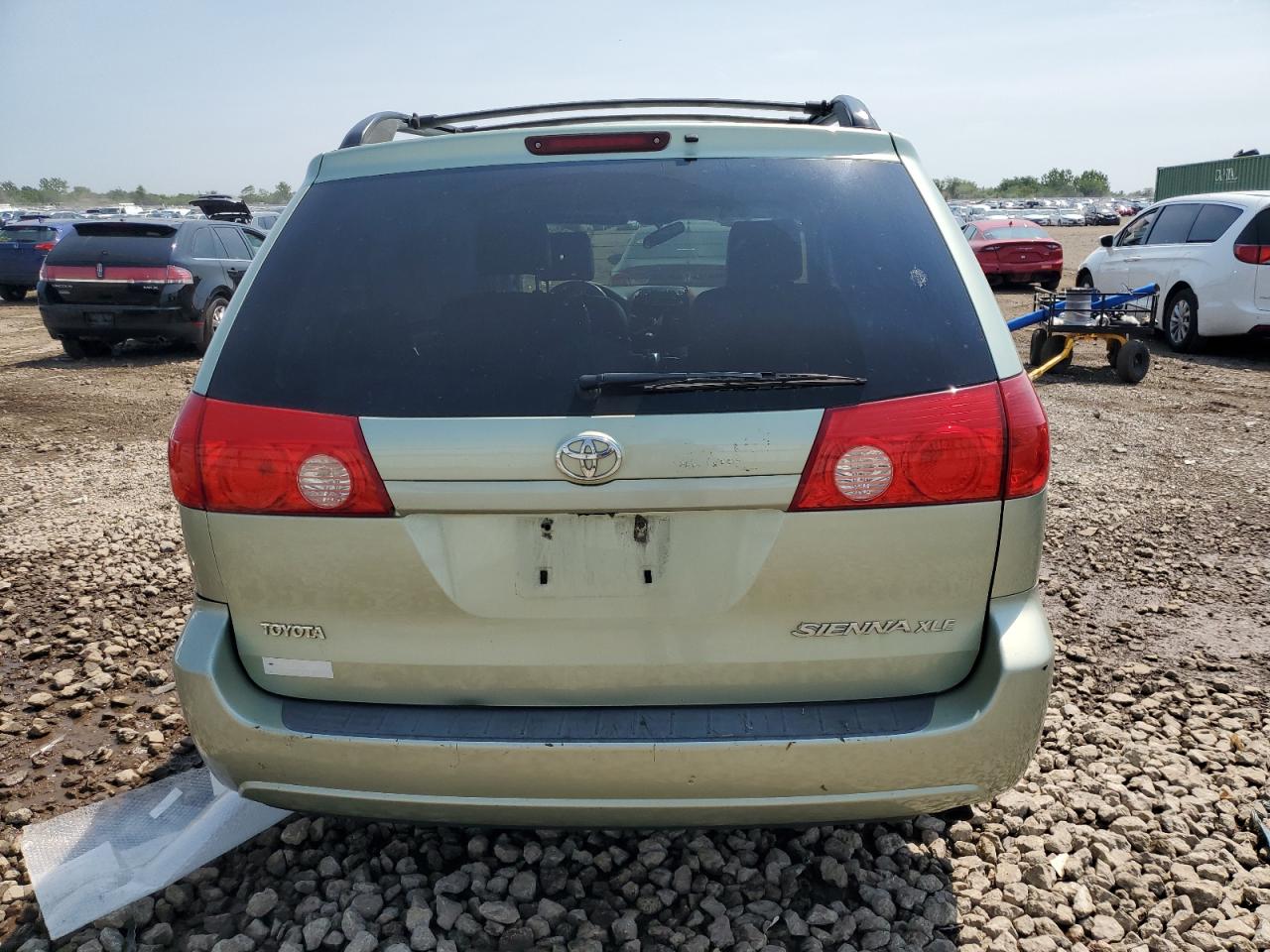 Toyota Sienna Xle Image 11