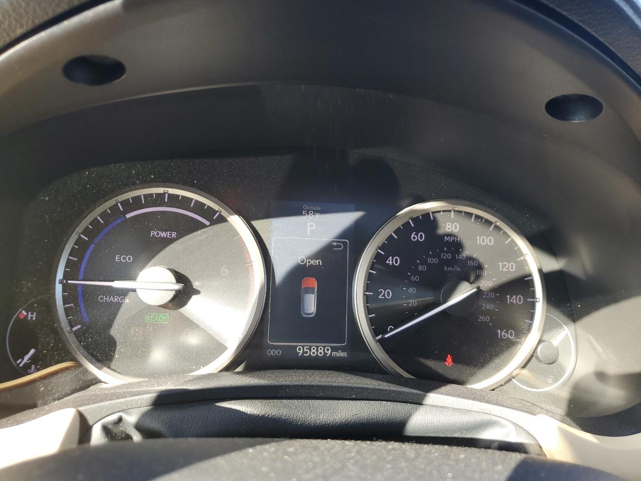 Lexus NX 300h Image 4