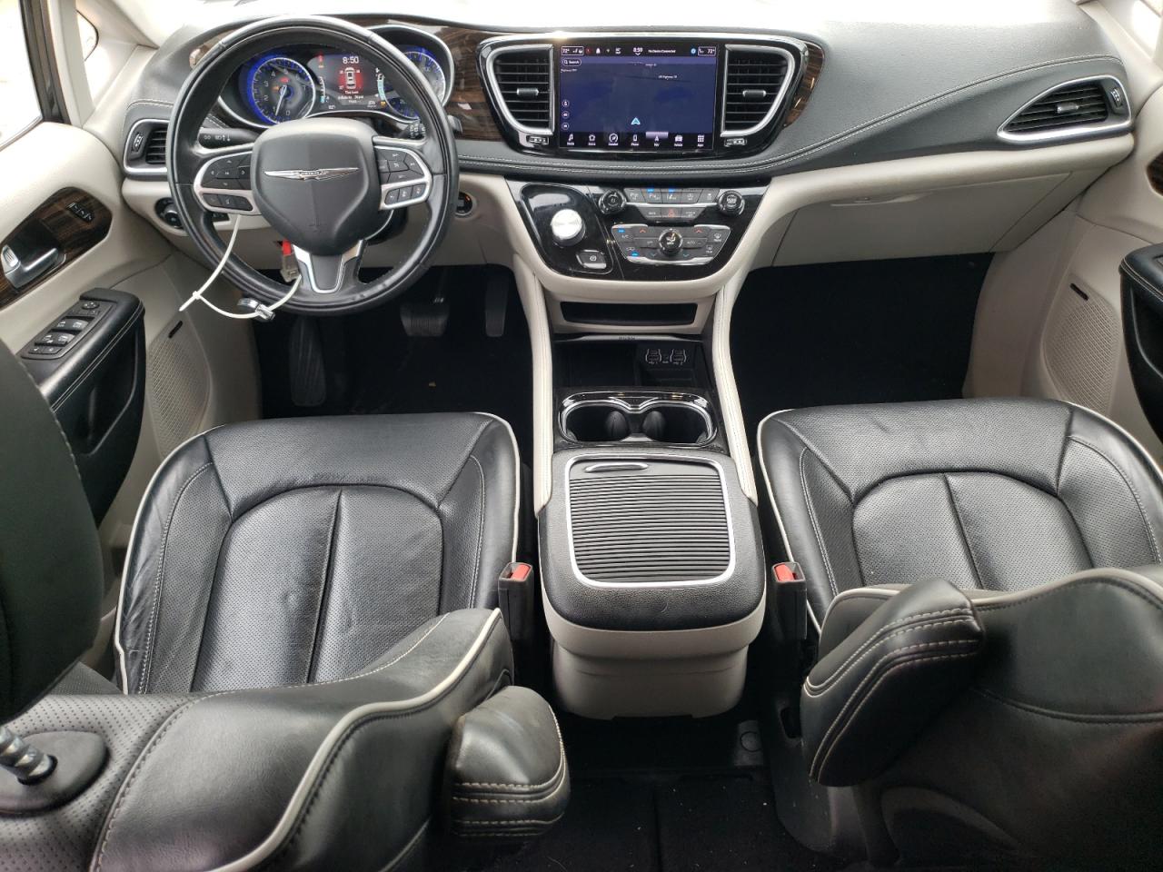 Chrysler Pacifica Limited Image 12