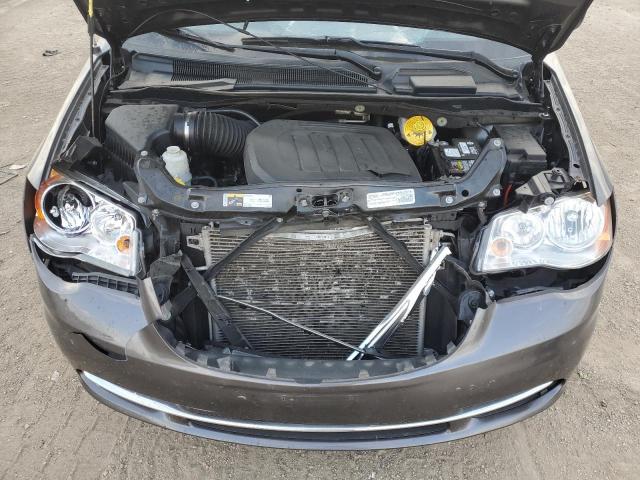 Chrysler Minivan Touring Image 6