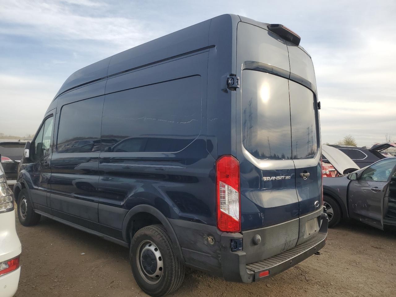 Ford Transit T-350 Image 8