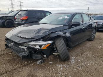  Salvage Nissan Altima