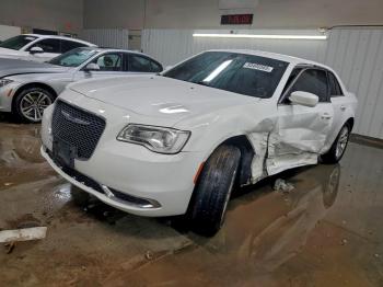  Salvage Chrysler 300
