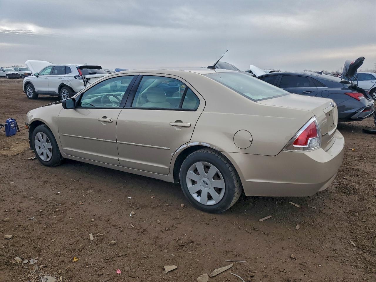 Ford Fusion S Image 3