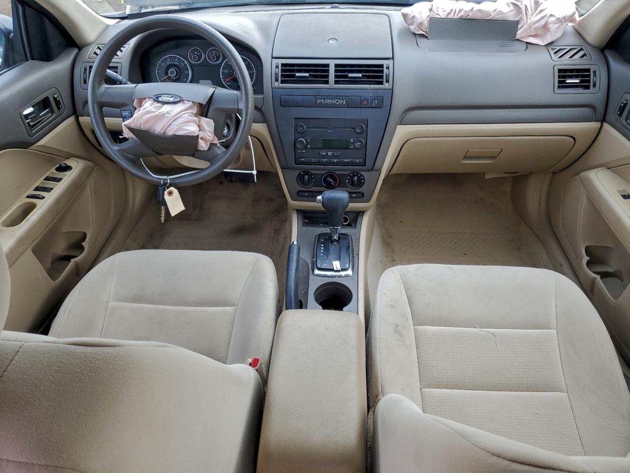 Ford Fusion S Image 4