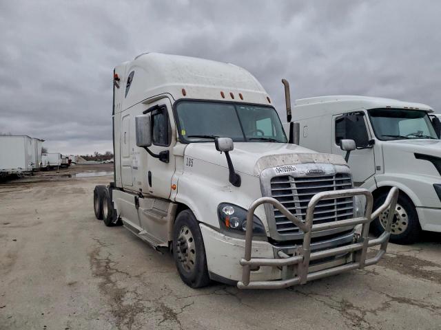  Salvage Freightliner Cascadia 1