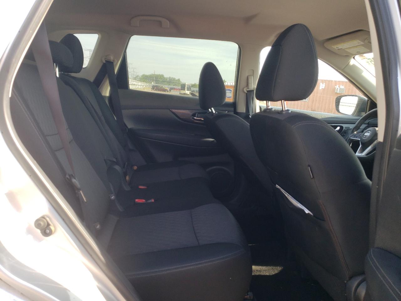 Nissan Rogue S Image 6