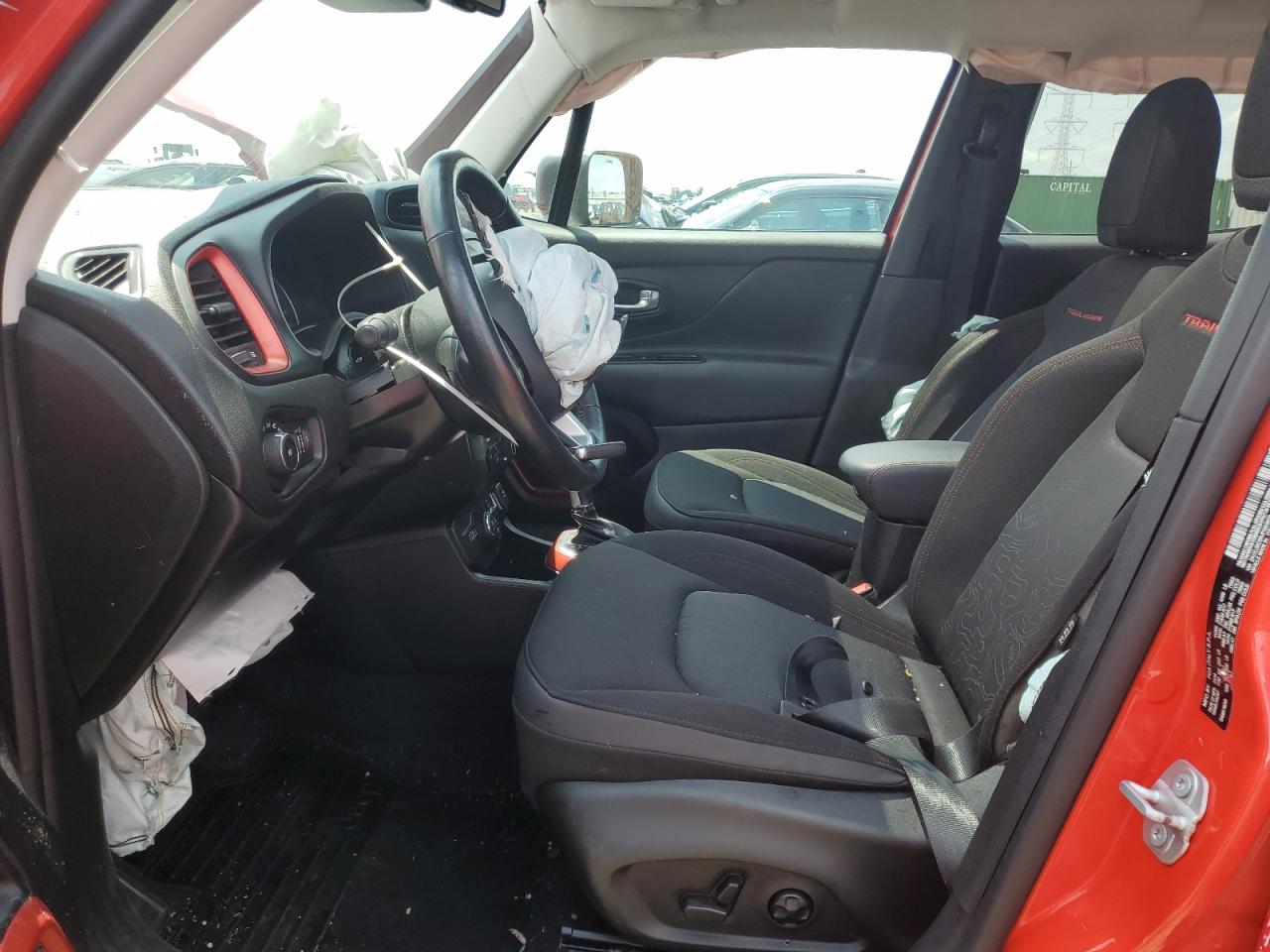 Jeep Renegade Trailhawk Image 6