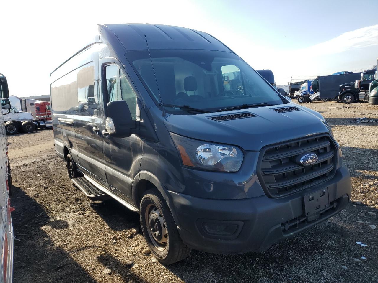 Ford Transit T-250 Image 4