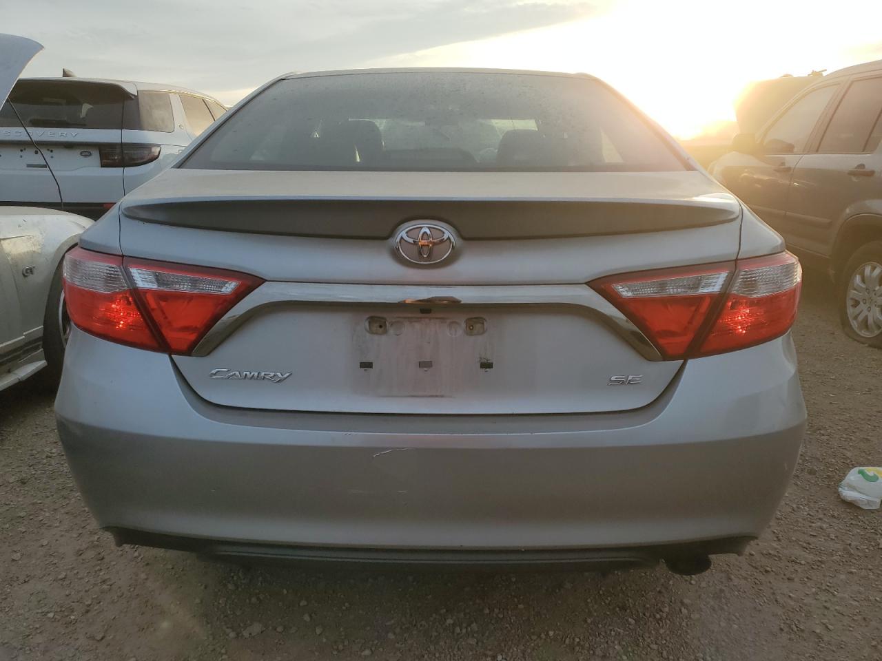 Toyota Camry Le Image 9
