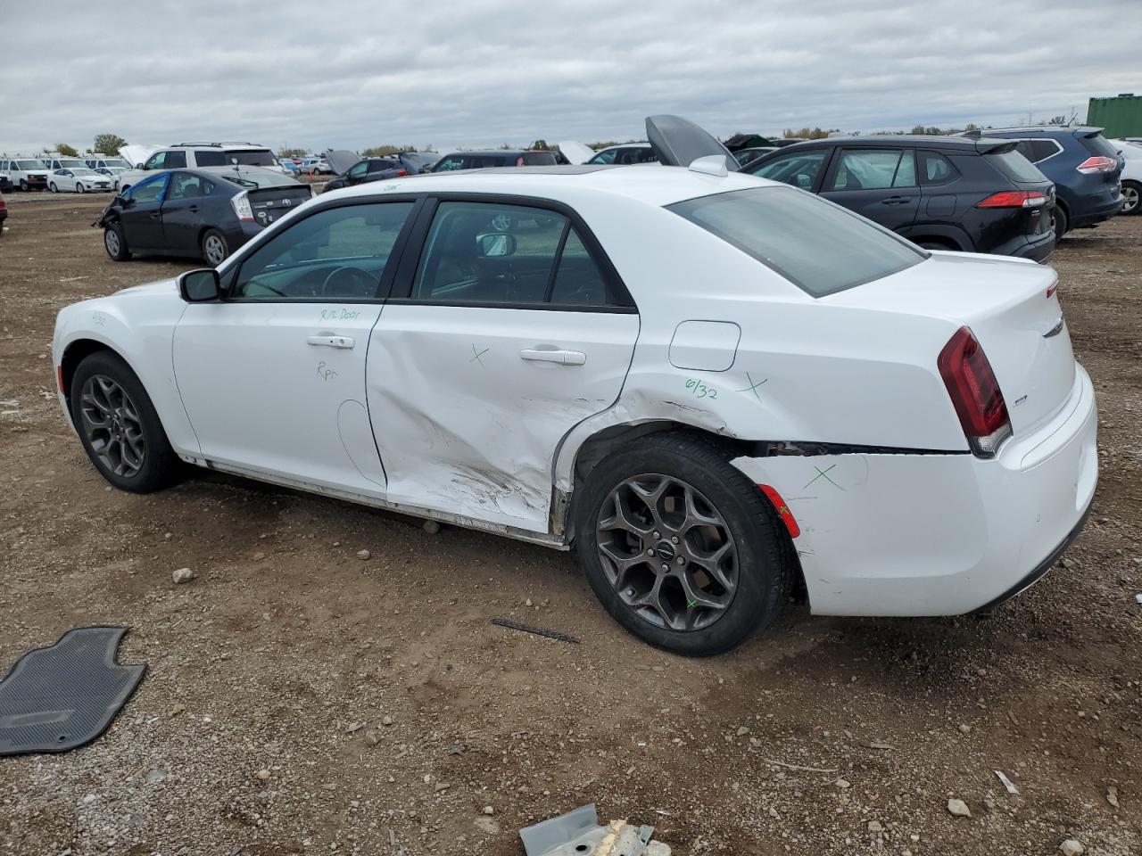Chrysler 300 S Image 2