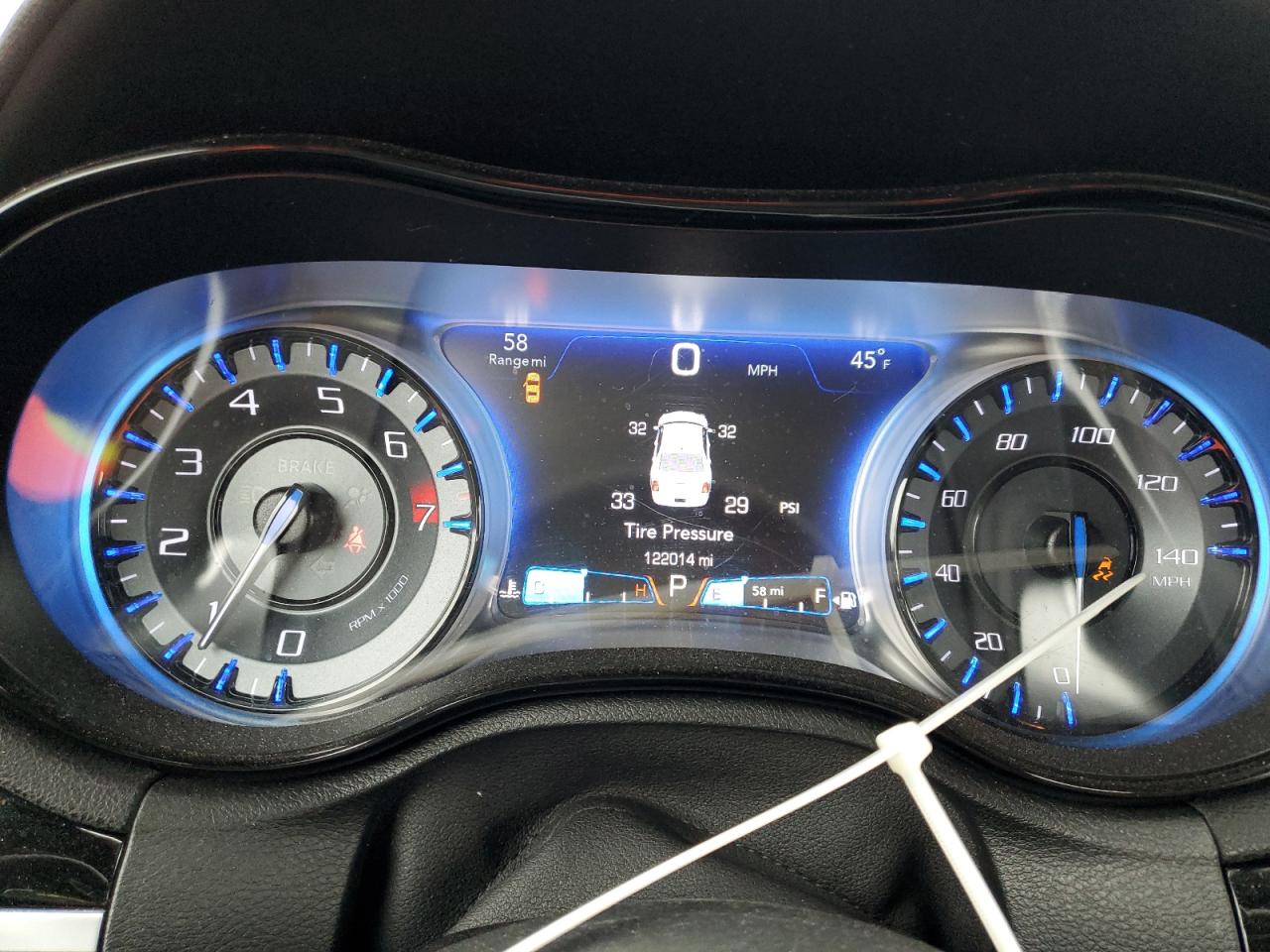 Chrysler 300 S Image 6