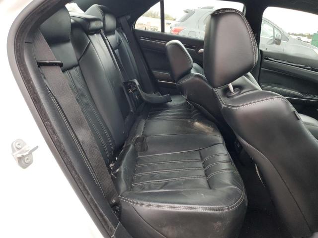 Chrysler 300 S Image 8