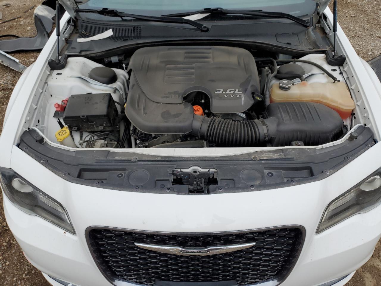 Chrysler 300 S Image 10