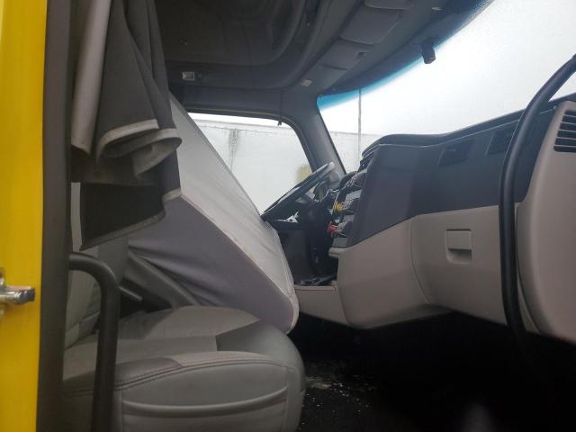 Peterbilt 579 Image 4