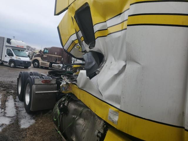 Peterbilt 579 Image 9