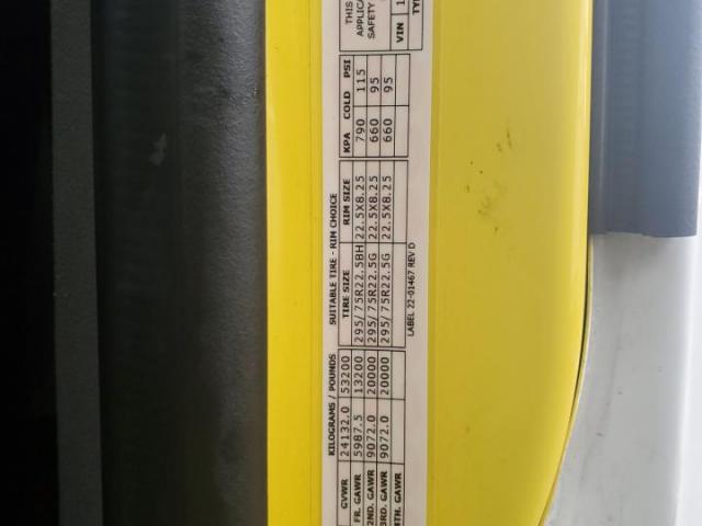 Peterbilt 579 Image 3