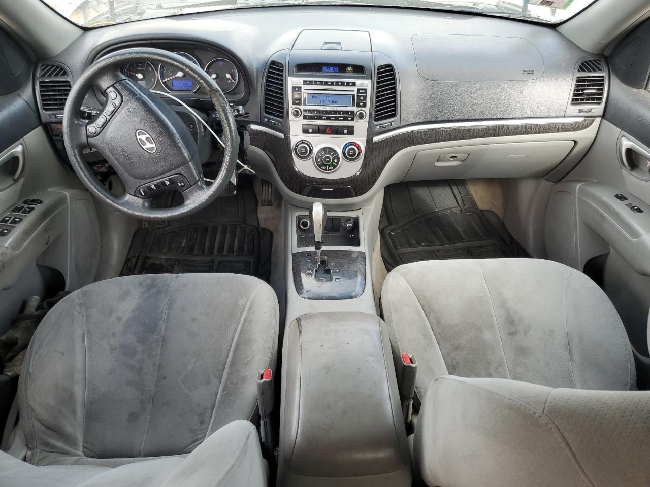 Hyundai SANTA FE Gls Image 4