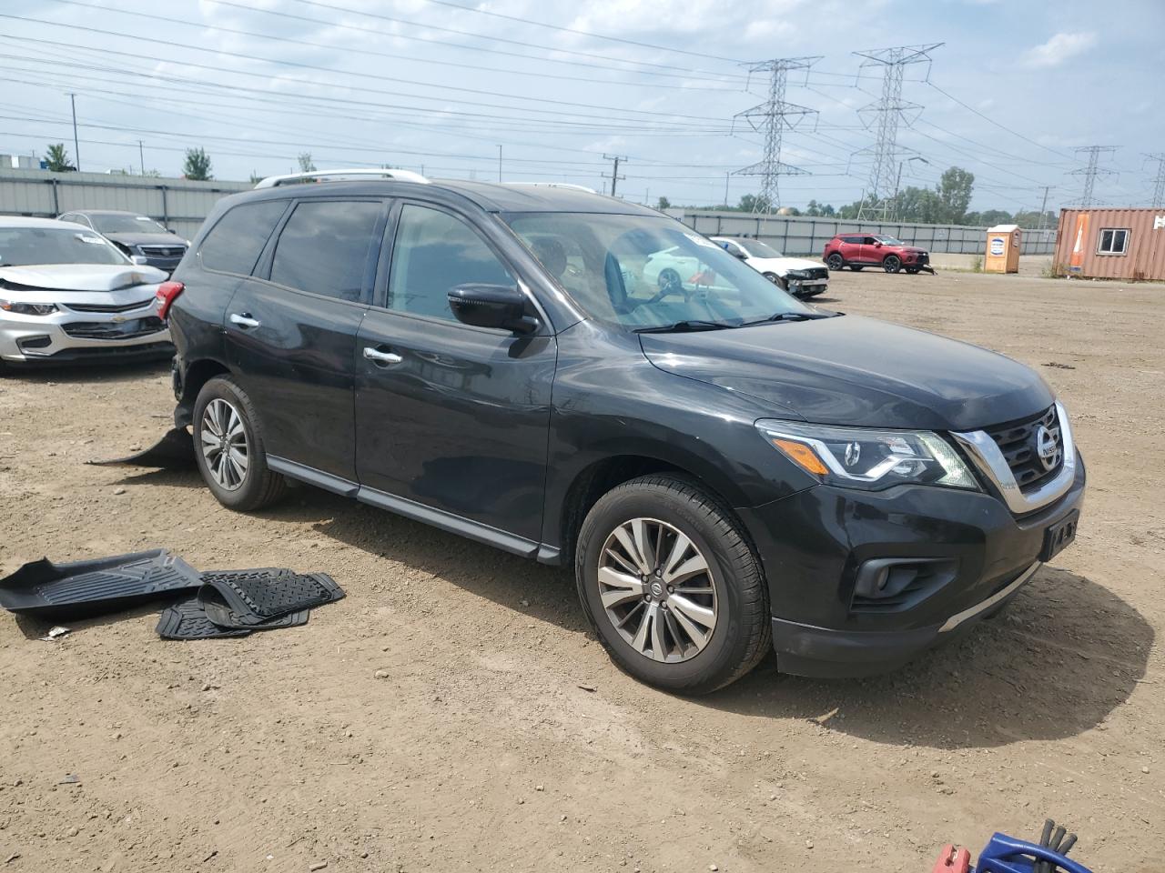 Nissan Pathfinder S Image 3