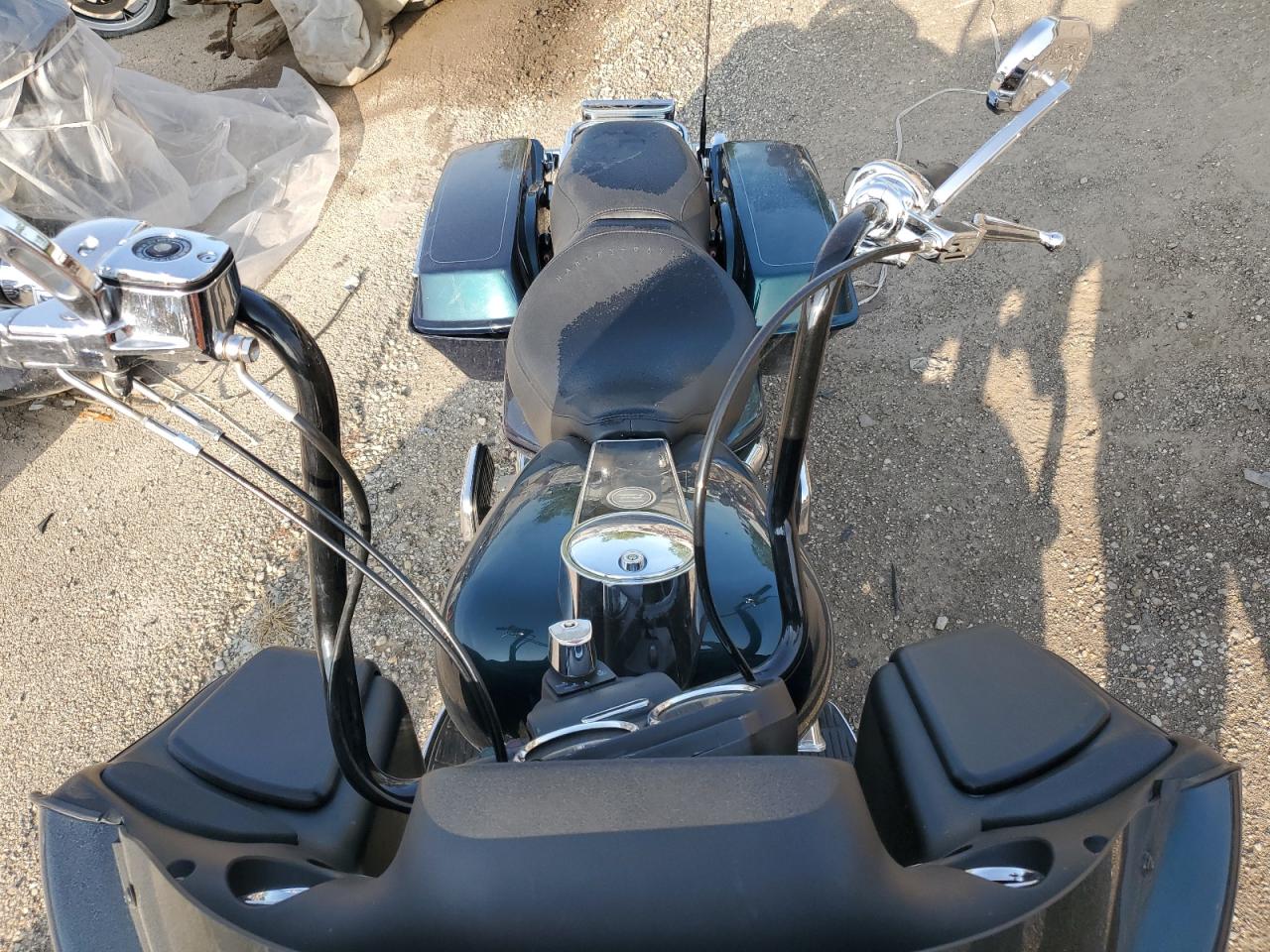 Harley-Davidson Fl Image 3