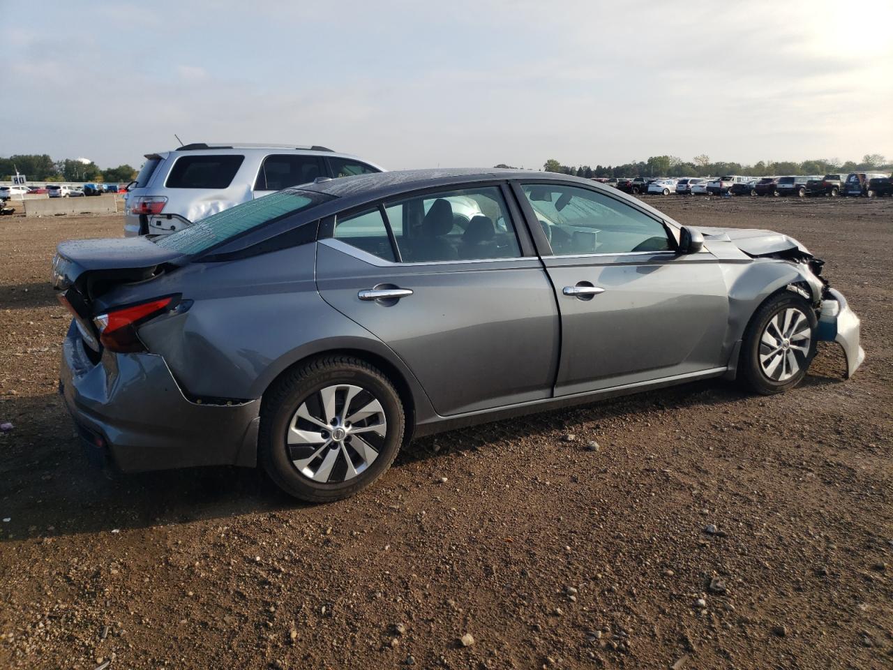 Nissan Altima S Image 5