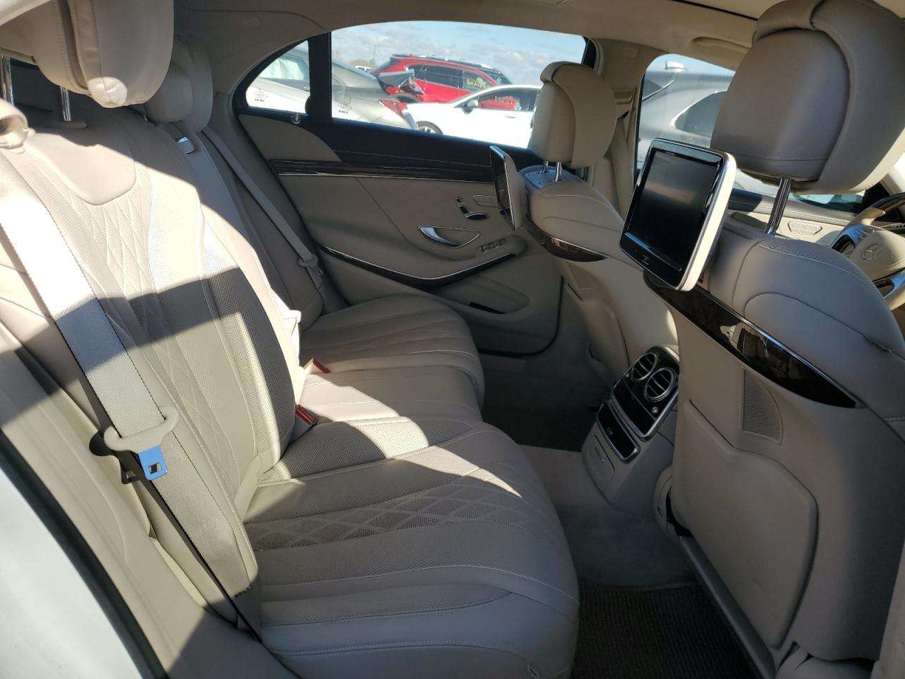 Mercedes-Benz S-Class 550 4matic Image 7