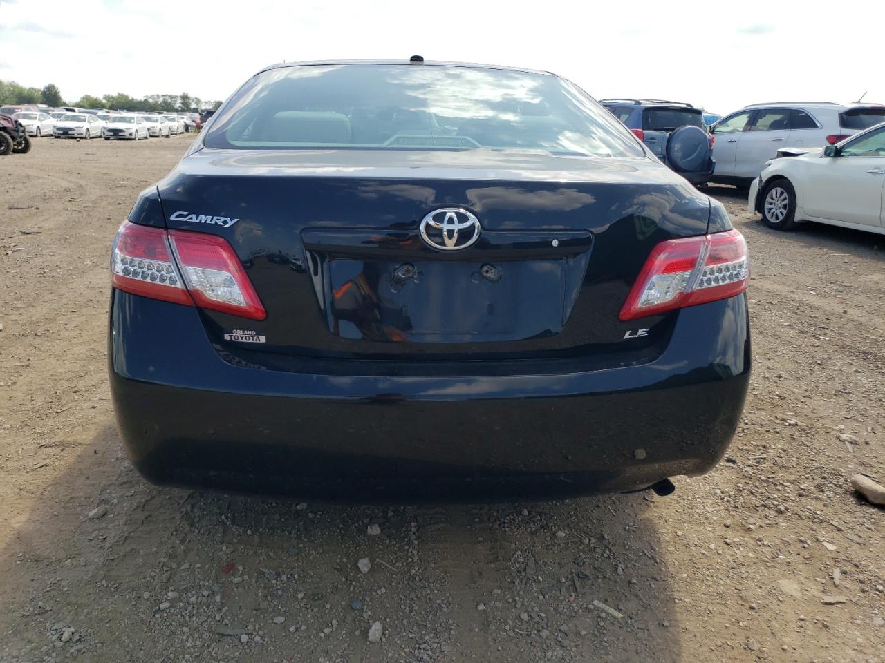 Toyota Camry Base Image 10