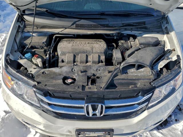 Honda Odyssey Touring Image 10