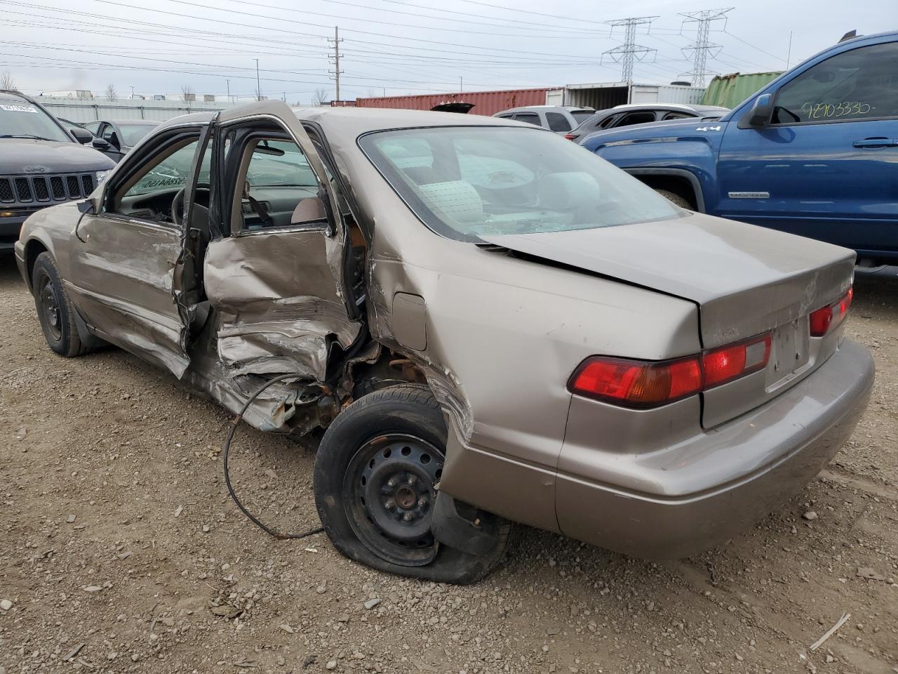 Toyota Camry Ce Image 2