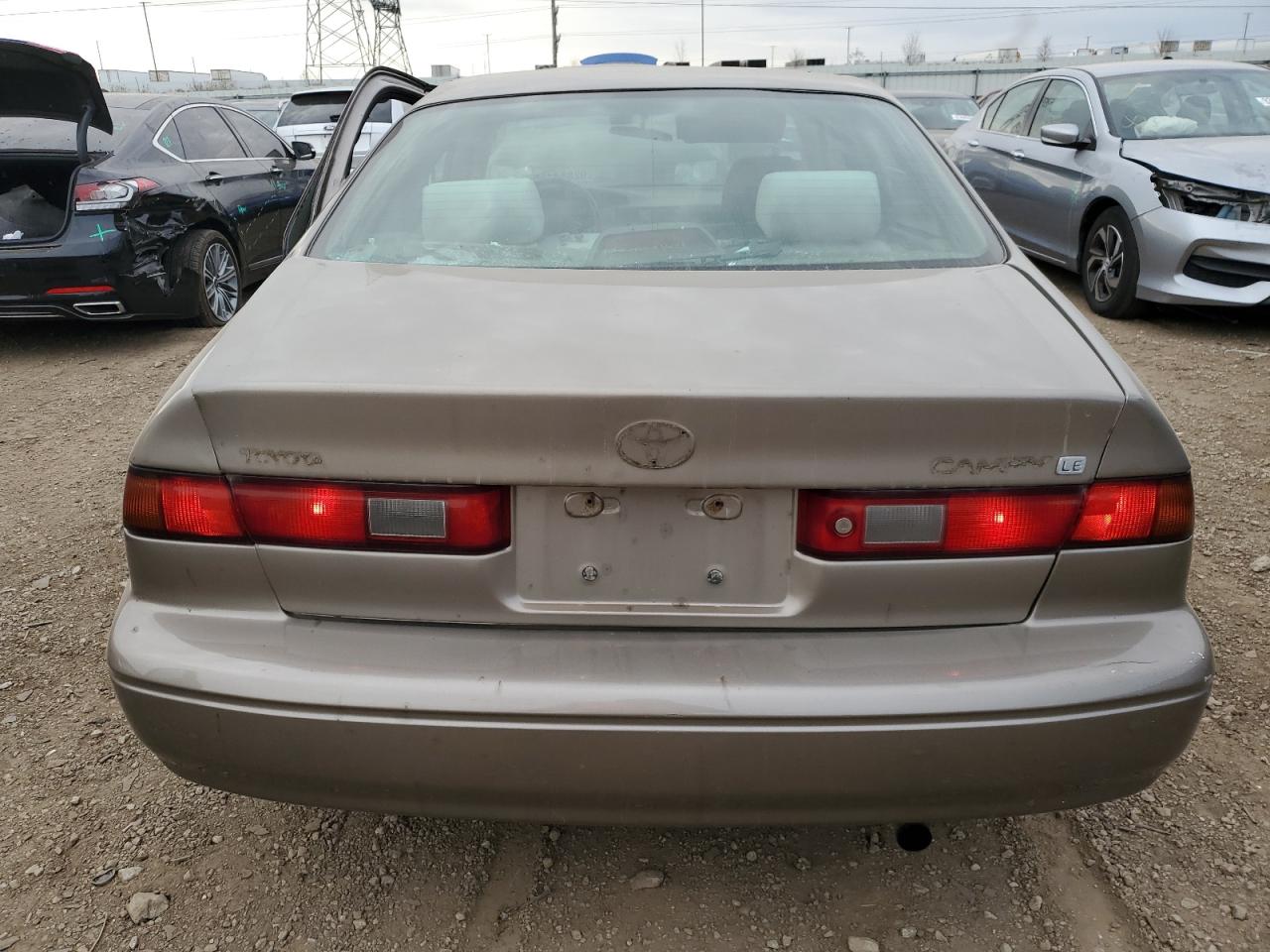 Toyota Camry Ce Image 7